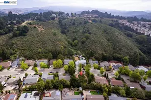 7981 Surrey Ln, Oakland, CA 94605 - Photo 40