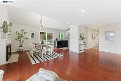 7981 Surrey Ln, Oakland, CA 94605 - Photo 8
