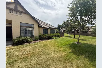 7693 Galloway Dr, San Jose, CA 95135 - Photo 2