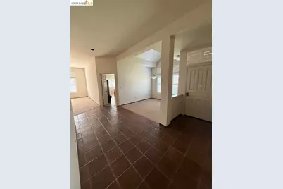 7693 Galloway Dr, San Jose, CA 95135 - Photo 16