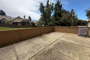 7693 Galloway Dr, San Jose, CA 95135 - Photo 30