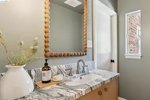 156 Hazel Ln, Piedmont, CA 94611 - Photo 26