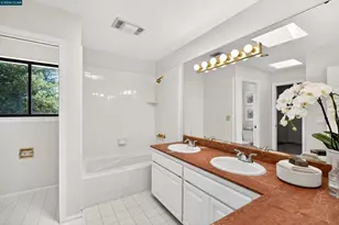 90 Loma Vista Dr, Orinda, CA 94563 - Photo 20