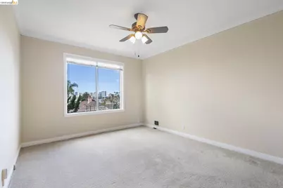 1001 Warfield Ave, Oakland, CA 94610 - Photo 16