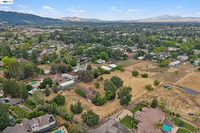 744 Mockingbird Ln, Pleasanton, CA 94566 - Photo 50