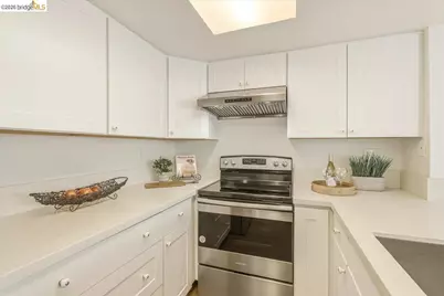 545 Pierce St #2313, Albany, CA 94706 - Photo 8