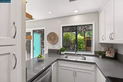 2340 Westcliffe Ln #L, Walnut Creek, CA 94597 - Photo 10
