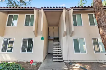 975 Murrieta Blvd #5, Livermore, CA 94550 - Photo 2