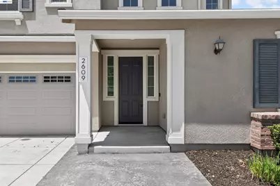 2609 Aurora Astorga Dr, Tracy, CA 95376 - Photo 2