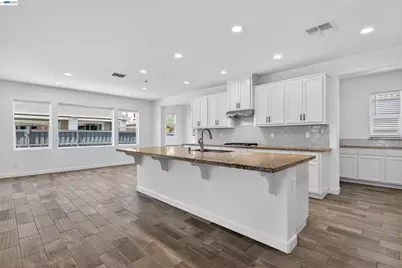2609 Aurora Astorga Dr, Tracy, CA 95376 - Photo 14