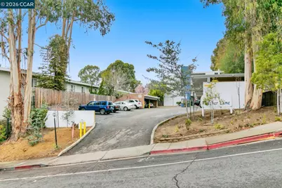 944 Walpert St, Hayward, CA 94541 - Photo 2