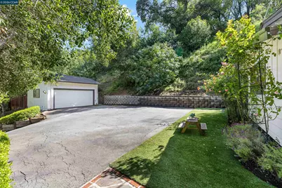3575 Springhill Rd, Lafayette, CA 94549 - Photo 2