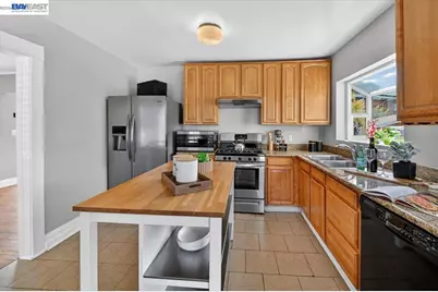1175 Camelia St, Berkeley, CA 94702 - Photo 26