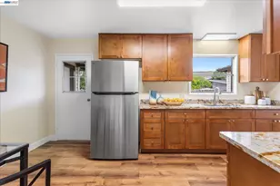 28122 10th St, Hayward, CA 94544 - Photo 16