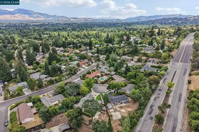 8 Bristol Ct, Pleasant Hill, CA 94523 - Photo 40
