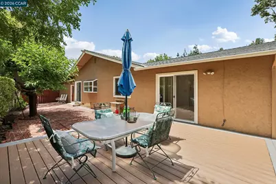 8 Bristol Ct, Pleasant Hill, CA 94523 - Photo 30