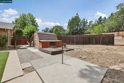 8 Bristol Ct, Pleasant Hill, CA 94523 - Photo 36
