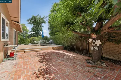 8 Bristol Ct, Pleasant Hill, CA 94523 - Photo 28