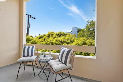 466 Crescent St #307, Oakland, CA 94610 - Photo 4