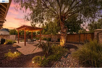 10 Echo Park Ct, Mountain House, CA 95391 - Photo 46