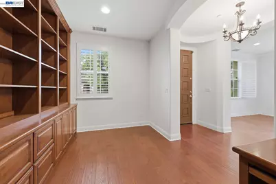 282 Drummond Dr, Hayward, CA 94542 - Photo 14
