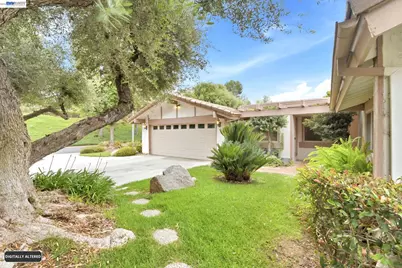 742 Via Zapata, Riverside, CA 92507 - Photo 2