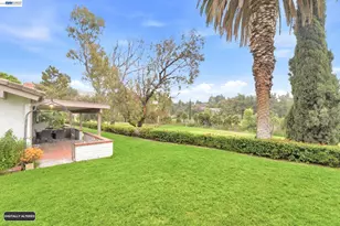 742 Via Zapata, Riverside, CA 92507 - Photo 6