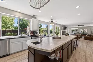 8303 Regency Dr, Pleasanton, CA 94588 - Photo 14