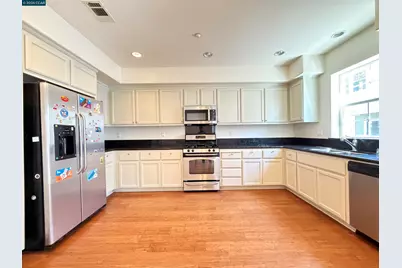 1810 Northshore Dr, Richmond, CA 94804 - Photo 1