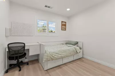 8044 Tamarack Dr, Dublin, CA 94568 - Photo 12