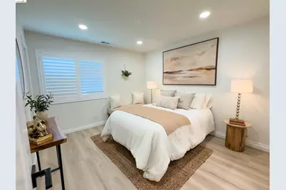 8044 Tamarack Dr, Dublin, CA 94568 - Photo 16