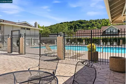 143 Miramonte Dr, Moraga, CA 94556 - Photo 32