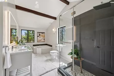 6281 Aspinwall Rd, Oakland, CA 94611 - Photo 46