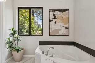6281 Aspinwall Rd, Oakland, CA 94611 - Photo 50