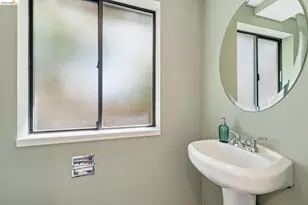 6281 Aspinwall Rd, Oakland, CA 94611 - Photo 56
