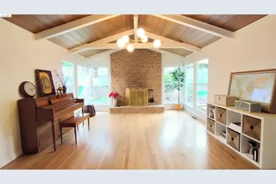102 Kelobra Ct, Walnut Creek, CA 94598 - Photo 2