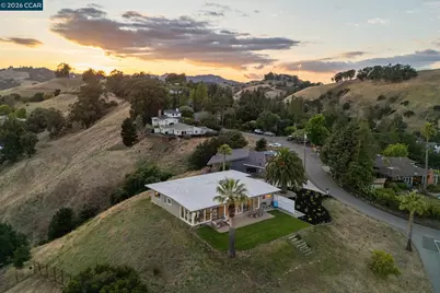 101 Hillcroft Way, Walnut Creek, CA 94597 - Photo 2