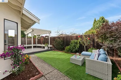 117 Payot Ct, Alameda, CA 94502 - Photo 22