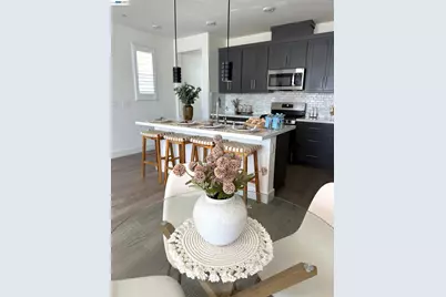 18005 Reunion Ct, Lathrop, CA 95330 - Photo 6