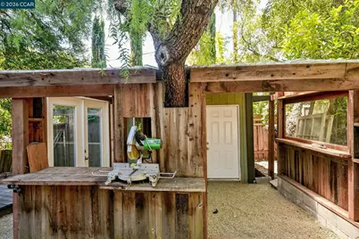 419 Kingsley Ct, Pleasant Hill, CA 94523 - Photo 40