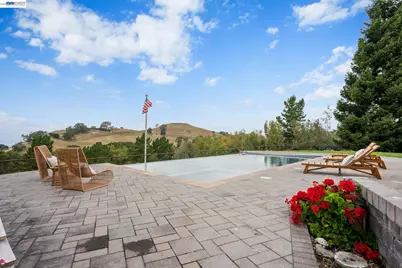 5550 Sweigert Rd, San Jose, CA 95132 - Photo 8