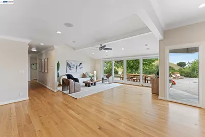 5550 Sweigert Rd, San Jose, CA 95132 - Photo 10