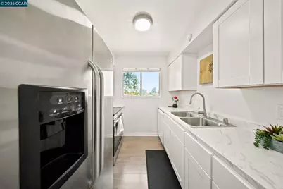 1005 Mohr Ln #4, Concord, CA 94518 - Photo 10