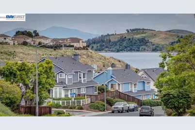 7 Cliff Walk, Vallejo, CA 94591 - Photo 2