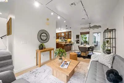 903 Zephyr Dr, Oakland, CA 94607 - Photo 2