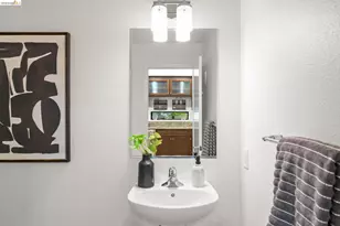 903 Zephyr Dr, Oakland, CA 94607 - Photo 16