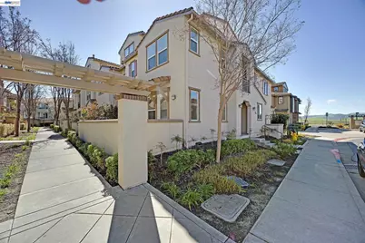 5216 Fioli Loop, San Ramon, CA 94582 - Photo 2