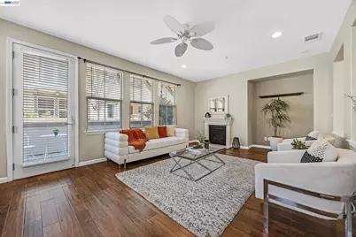 5216 Fioli Loop, San Ramon, CA 94582 - Photo 2