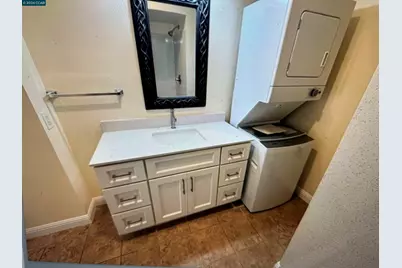 5451 Roundtree Pl #F, Concord, CA 94521 - Photo 10