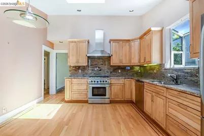 2418 Jefferson Avenue, Berkeley, CA 94703 - Photo 12